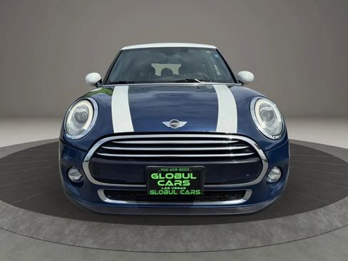Used 2017 MINI Cooper 4-Door Hardtop image 3