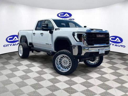 Used 2024 GMC Sierra 2500 Pro w/ 1SA Pro Safety Plus Package AWD/4WD image 1