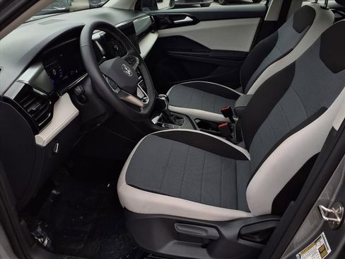 Certified 2025 Volkswagen Taos S image 18