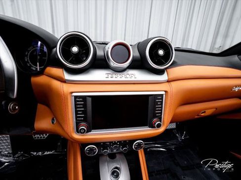 Used 2017 Ferrari California T RWD image 35