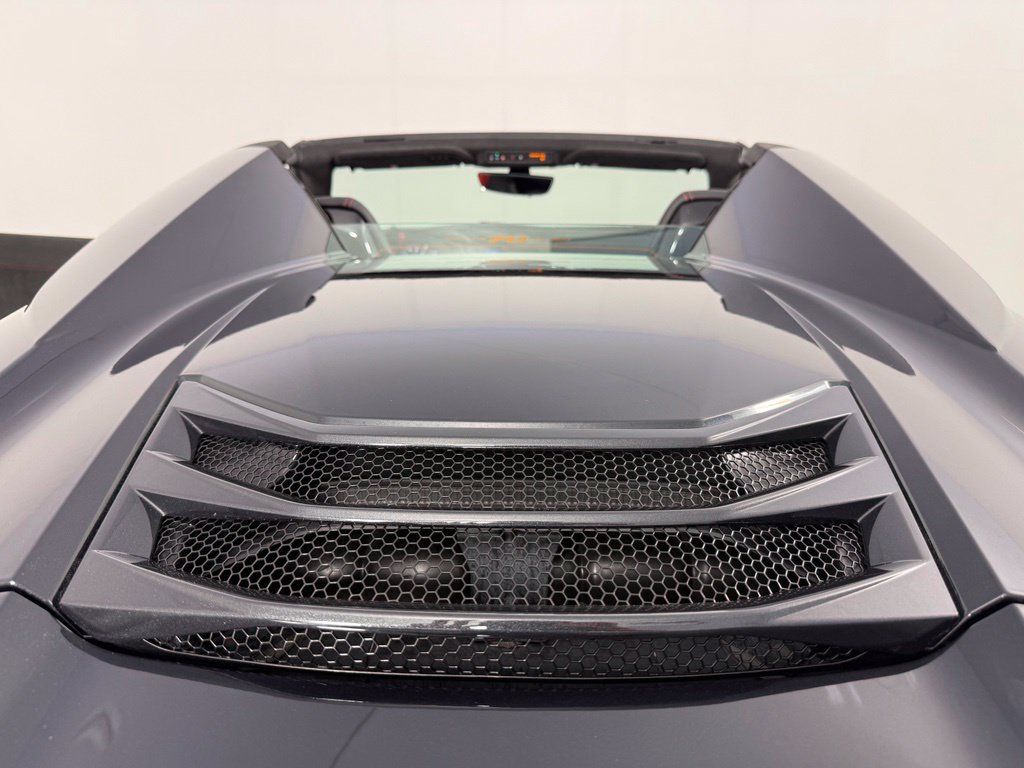 Used 2023 Chevrolet Corvette Stingray Premium Conv w/ Z51 Performance Package RWD image 12