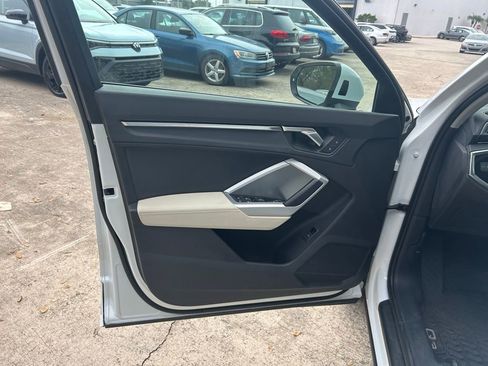 Used 2020 Audi Q3 2.0T Premium Plus w/ Premium Plus Package image 42