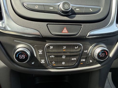 Used 2020 Chevrolet Equinox LT image 16