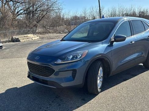 Certified 2020 Ford Escape SE image 6