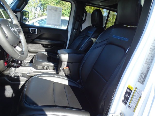 Certified 2024 Jeep Wrangler Unlimited Rubicon 4xe AWD/4WD image 3