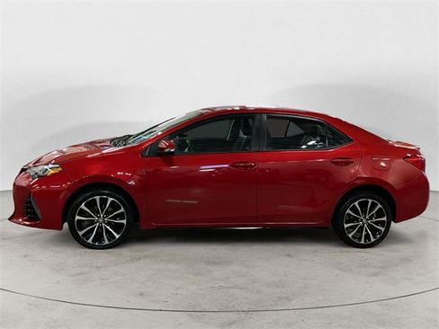 Used 2017 Toyota Corolla SE image 3