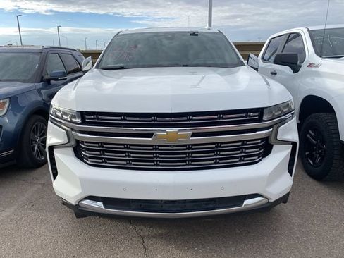 Used 2021 Chevrolet Suburban Premier w/ Premium Package AWD/4WD image 7