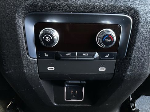 Used 2021 GMC Yukon Denali image 24