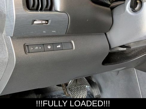 Used 2023 Nissan Pathfinder SL AWD/4WD image 16