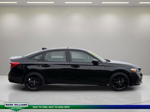 Used 2022 Honda Civic Sport image 2