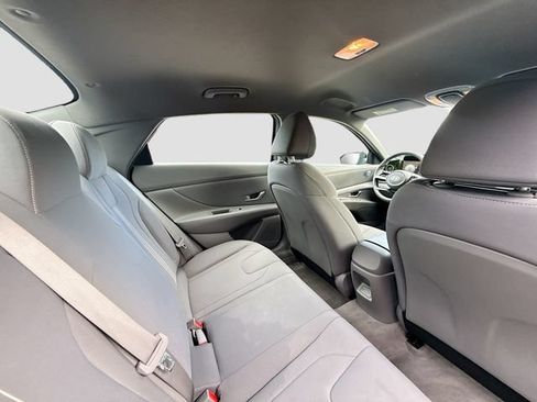 Used 2024 Hyundai Elantra SEL FWD image 26
