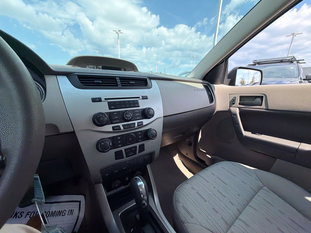 Used 2009 Ford Focus SE FWD image 23