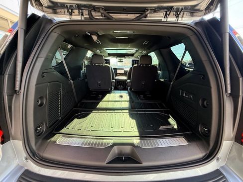 Used 2025 GMC Yukon AT4 Ultimate w/ LPO, Floor Liner Package image 40