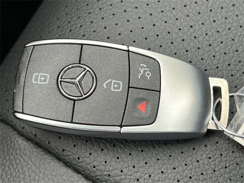 Used 2025 Mercedes-Benz GLS 450 4MATIC image 36