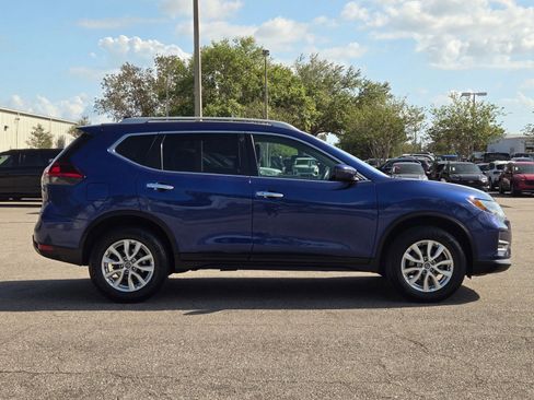 Used 2018 Nissan Rogue SV AWD/4WD image 4