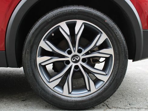 Used 2017 INFINITI QX30 Premium w/ Navigation Package image 31