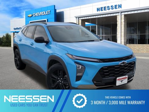 Used 2025 Chevrolet Trax ACTIV w/ Sunroof Package image 1