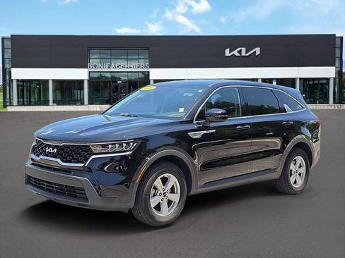 Certified 2023 Kia Sorento LX FWD image 2