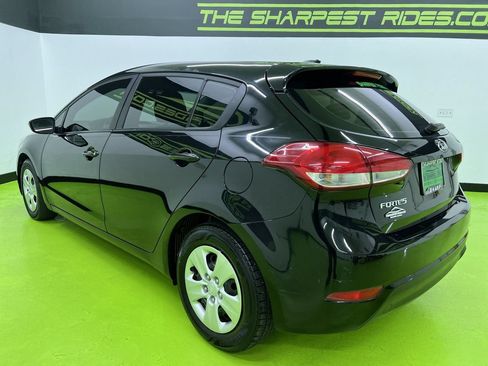 Used 2017 Kia Forte LX FWD image 7