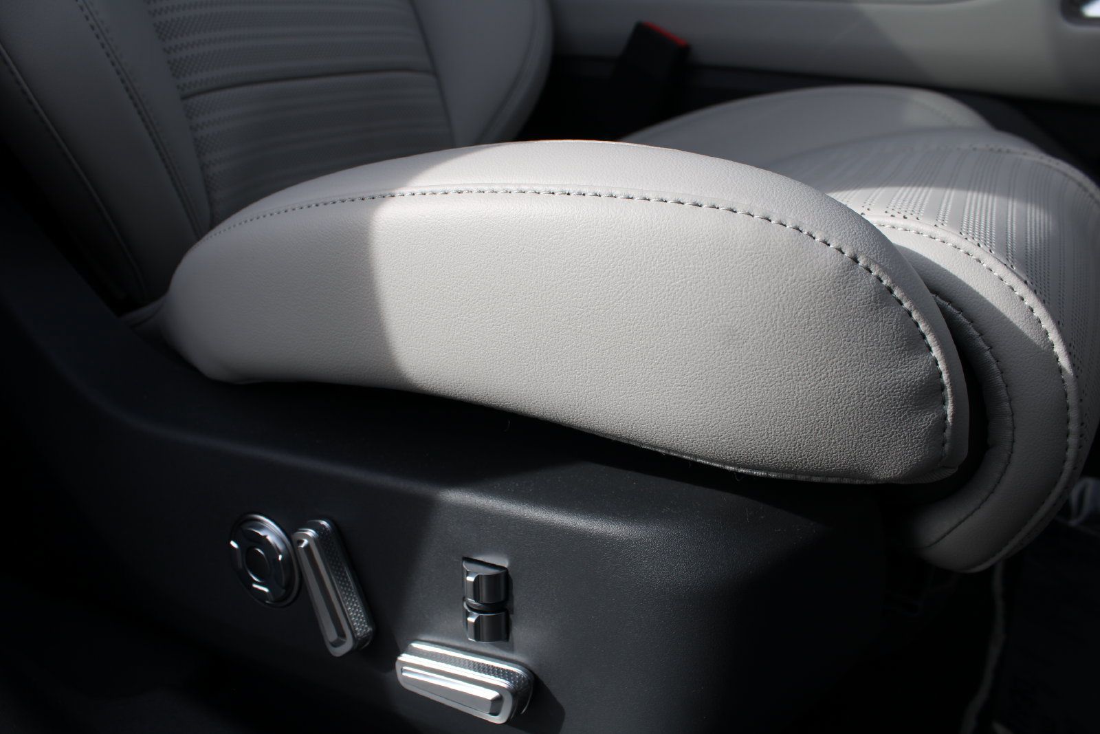 Used 2026 Lincoln Nautilus Reserve AWD/4WD image 30