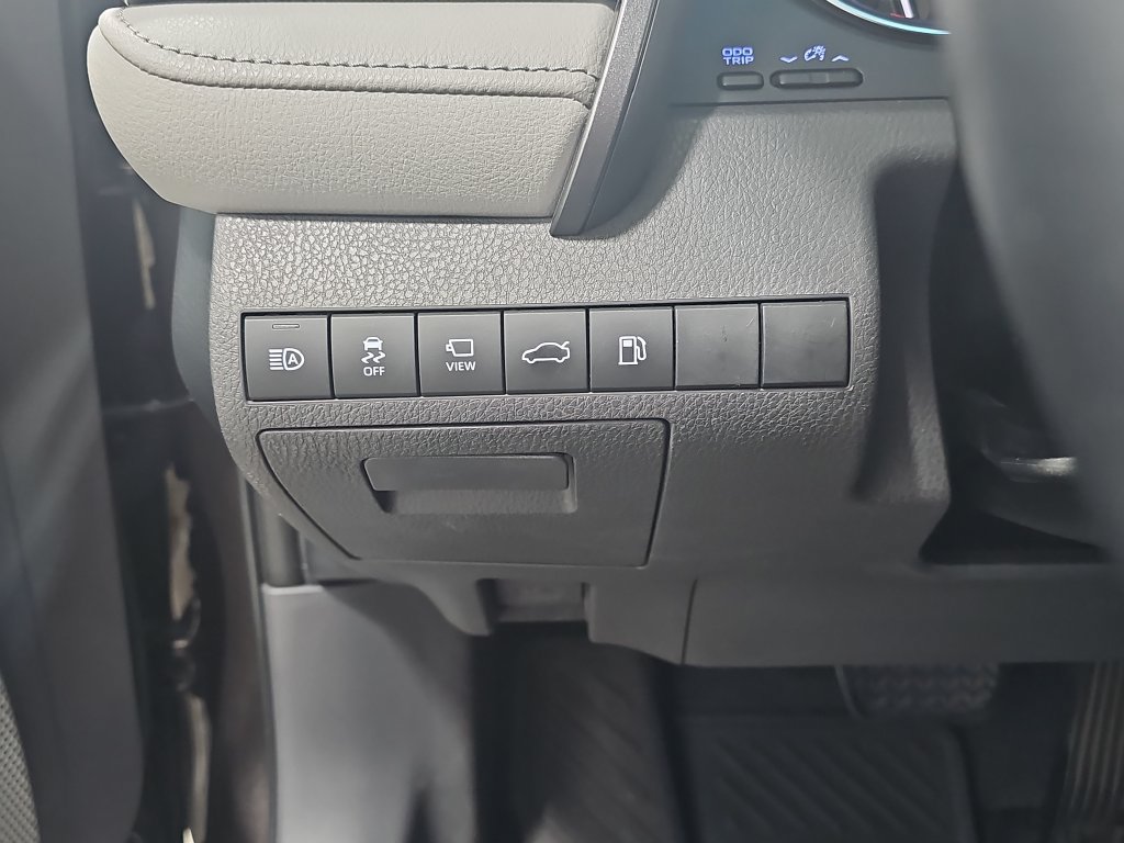 Used 2018 Toyota Camry XLE w/ Driver Assist Package FWD image 28