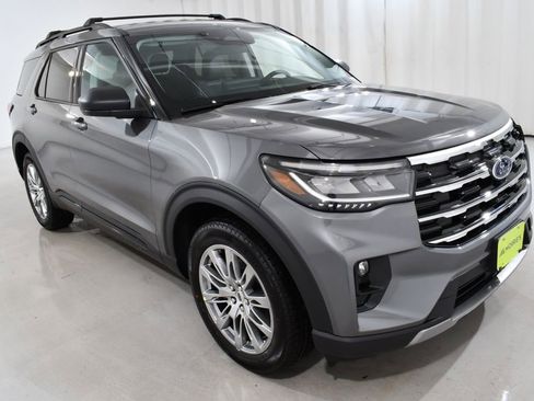 New 2026 Ford Explorer Active w/ Active Comfort Package image 5