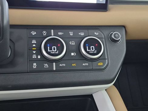 Used 2025 Land Rover Defender 110 S AWD/4WD image 26
