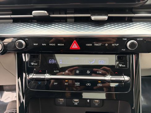 Used 2024 Kia Carnival SX Prestige image 28