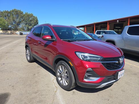 Used 2023 Buick Encore GX Essence w/ Experience Buick Package FWD image 4
