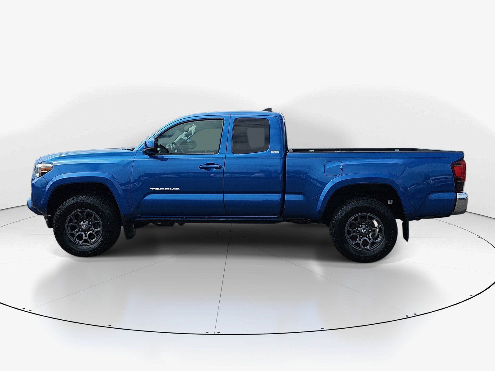 Used 2018 Toyota Tacoma SR5 AWD/4WD image 7