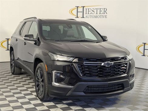 Certified 2023 Chevrolet Traverse RS w/ LPO, Floor Liner Package image 2