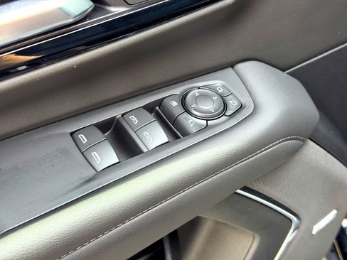 Used 2025 Chevrolet Tahoe Z71 w/ Comfort Package image 18