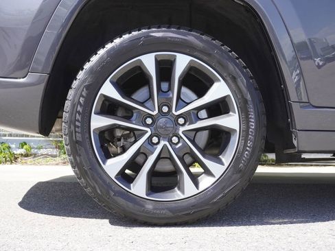 Used 2023 Jeep Grand Cherokee Overland w/ Adv Protech Group III AWD/4WD image 34