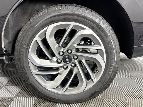 Used 2025 Lincoln Navigator Reserve AWD/4WD image 35