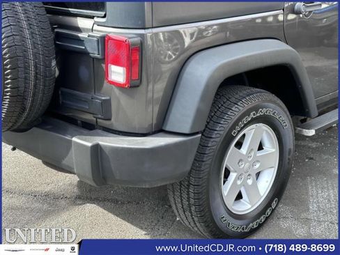 Used 2018 Jeep Wrangler Unlimited Sport S image 12