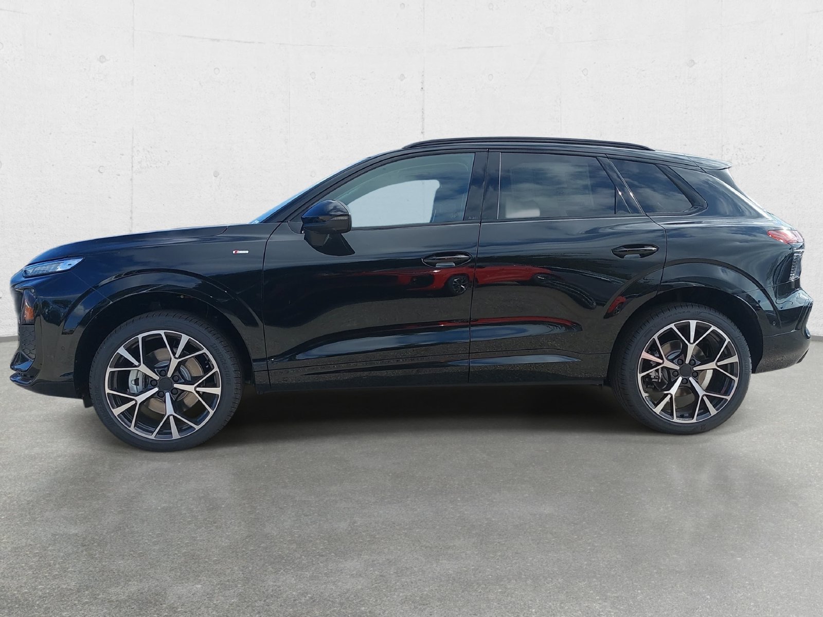 New 2026 Audi Q3 quattro 2.0T AWD/4WD image 8