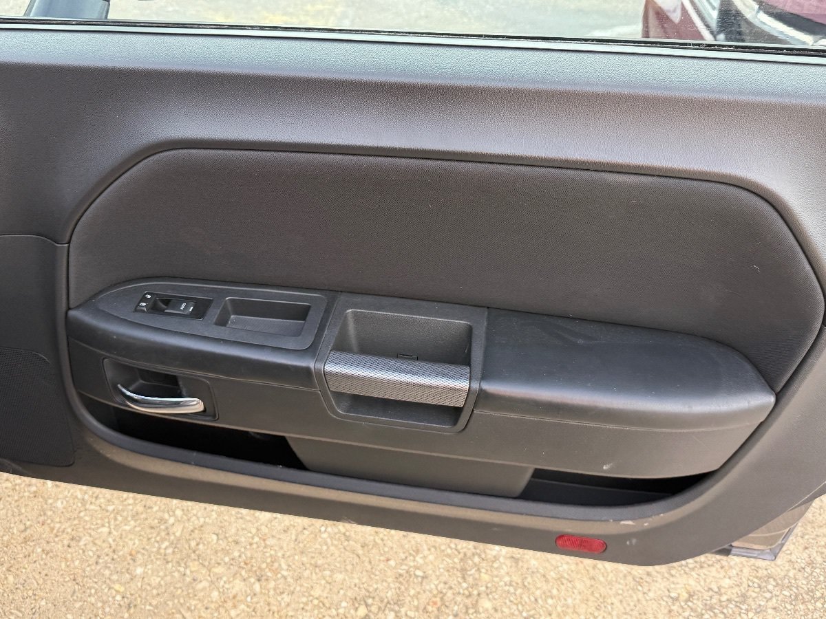 Used 2014 Dodge Challenger R/T RWD image 13