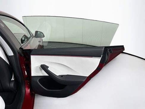 Used 2024 Tesla Model 3 Performance image 30