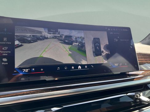 Used 2026 BMW X7 M60i image 14