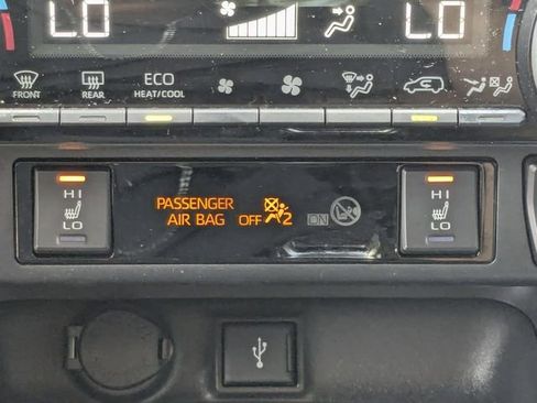 Used 2021 Toyota RAV4 XLE Premium FWD image 27