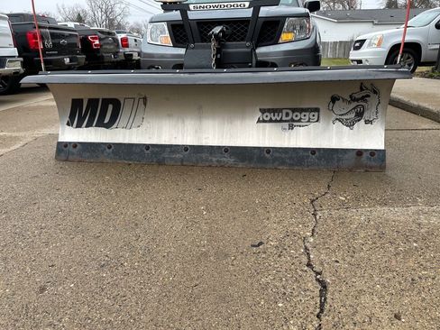 Used 2016 Nissan Frontier SV image 9