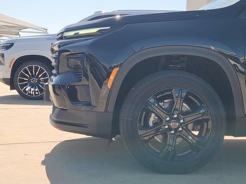 New 2027 Chevrolet Traverse LT w/ Midnight/Sport Edition FWD image 5