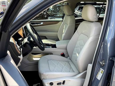 New 2026 Volkswagen Atlas SE image 9