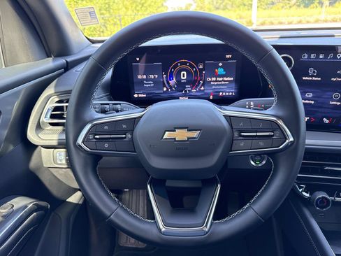 Used 2026 Chevrolet Traverse LT w/ Driver Confidence Package FWD image 15