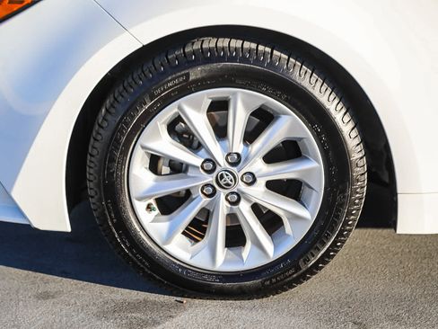 Certified 2020 Toyota Corolla XLE image 11