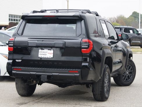 New 2025 Toyota 4Runner SR5 image 18
