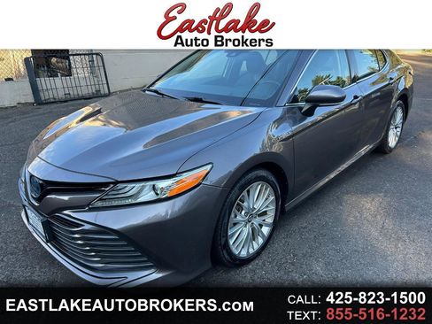 Used 2019 Toyota Camry XLE FWD image 1