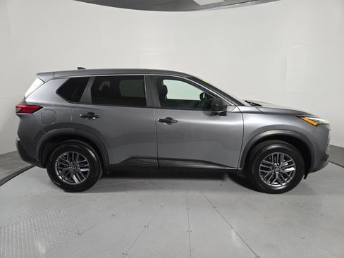 Used 2023 Nissan Rogue S AWD/4WD image 3