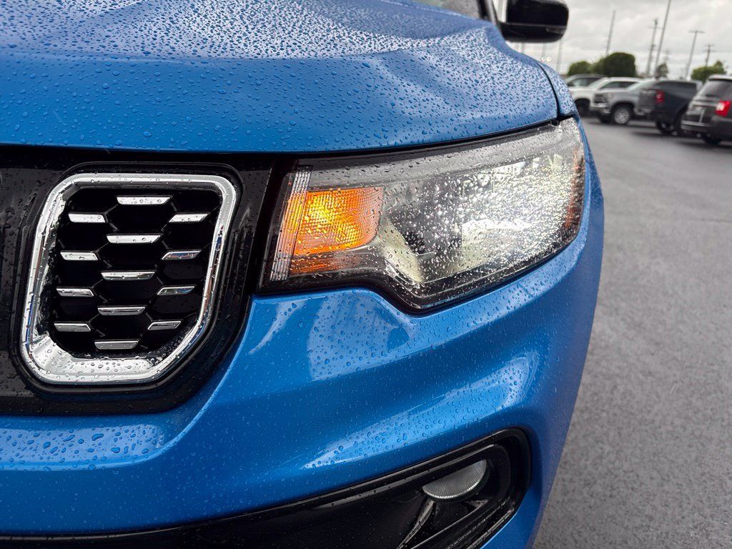 Used 2025 Jeep Compass Limited AWD/4WD image 9