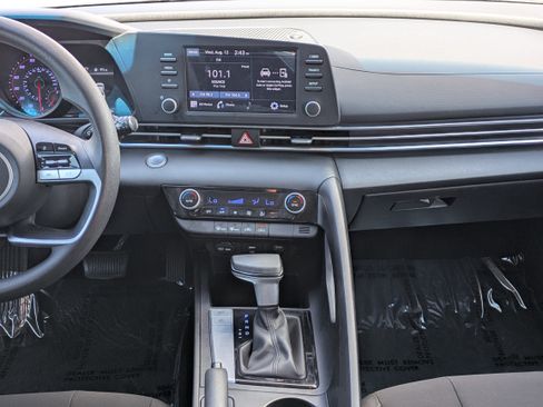 Used 2023 Hyundai Elantra SEL FWD image 16